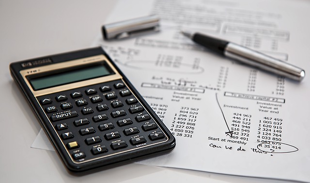 Czym się różni podatek dochodowy od VAT?